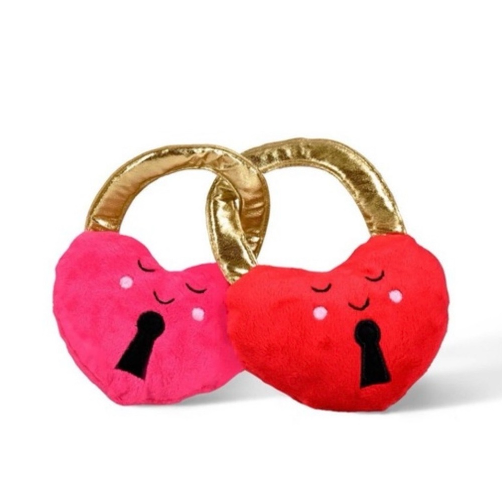 BULLSEYE PLAYGROUND VALENTINE’S DAY FABRIC HEARTS FIGURAL